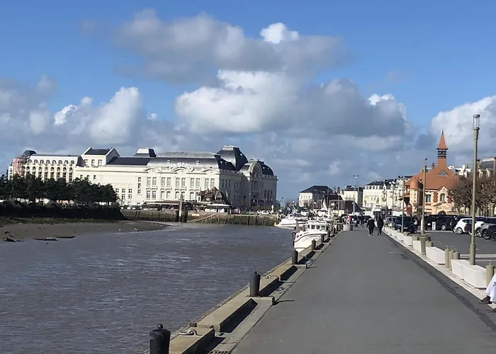 Charming Flat Middle Of Trouville, 150m From Apartamento *